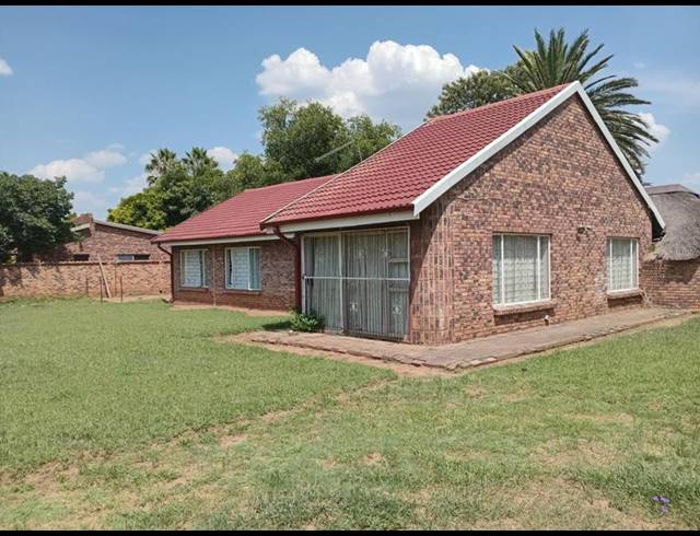 3 BEDROOM HOUSE FOR SALE IN WALDRIFT